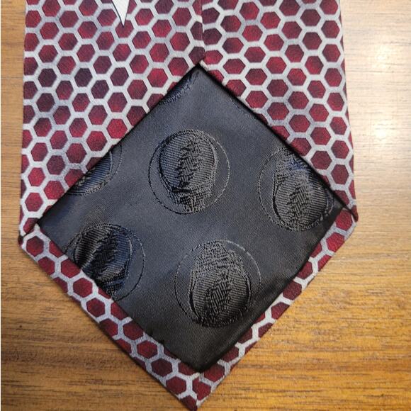 VTG 1996 Grateful Dead Silk Tie | Red Samson & Delilah 7th Set | 58” x 4” - Picture 8 of 11